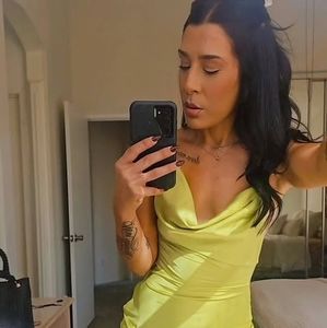 Meet your Posher, Roxanna